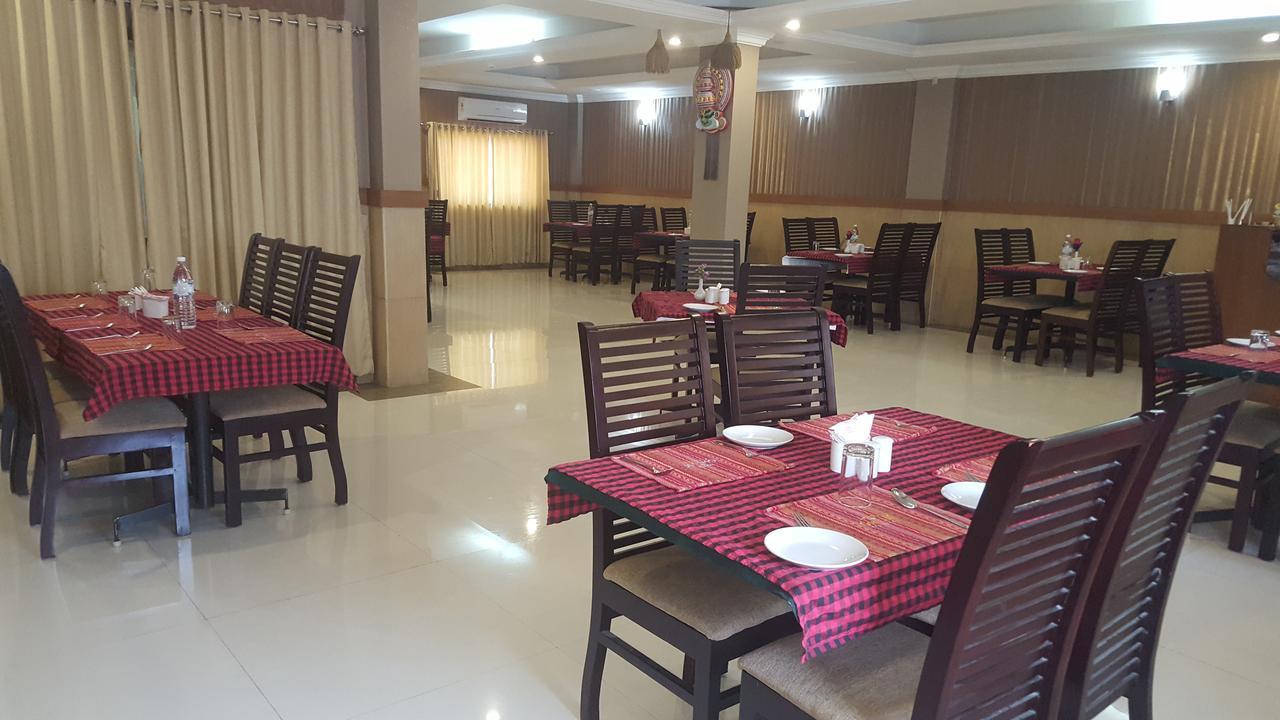 Sree Gokulam Residency Hotel Thrissur Bagian luar foto