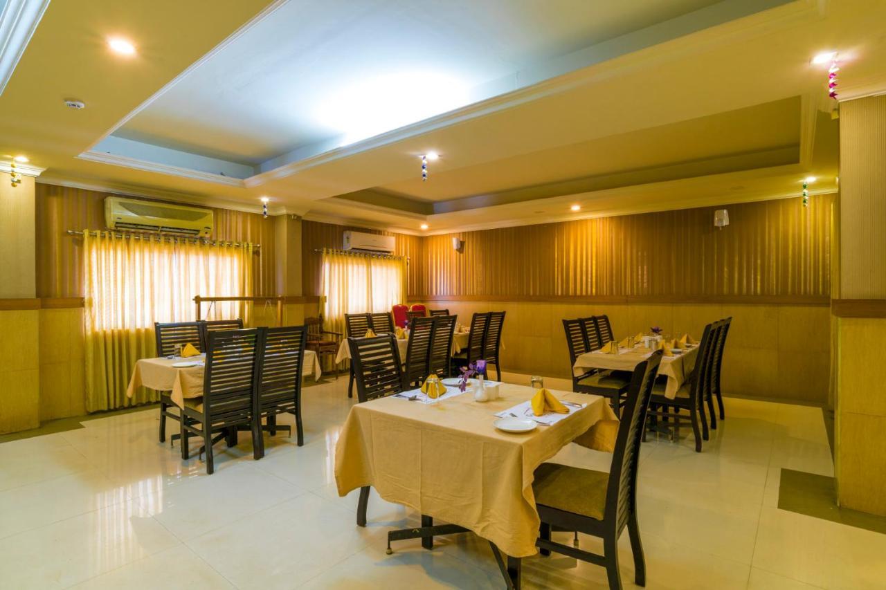 Sree Gokulam Residency Hotel Thrissur Bagian luar foto