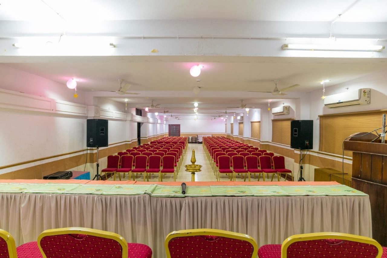 Sree Gokulam Residency Hotel Thrissur Bagian luar foto