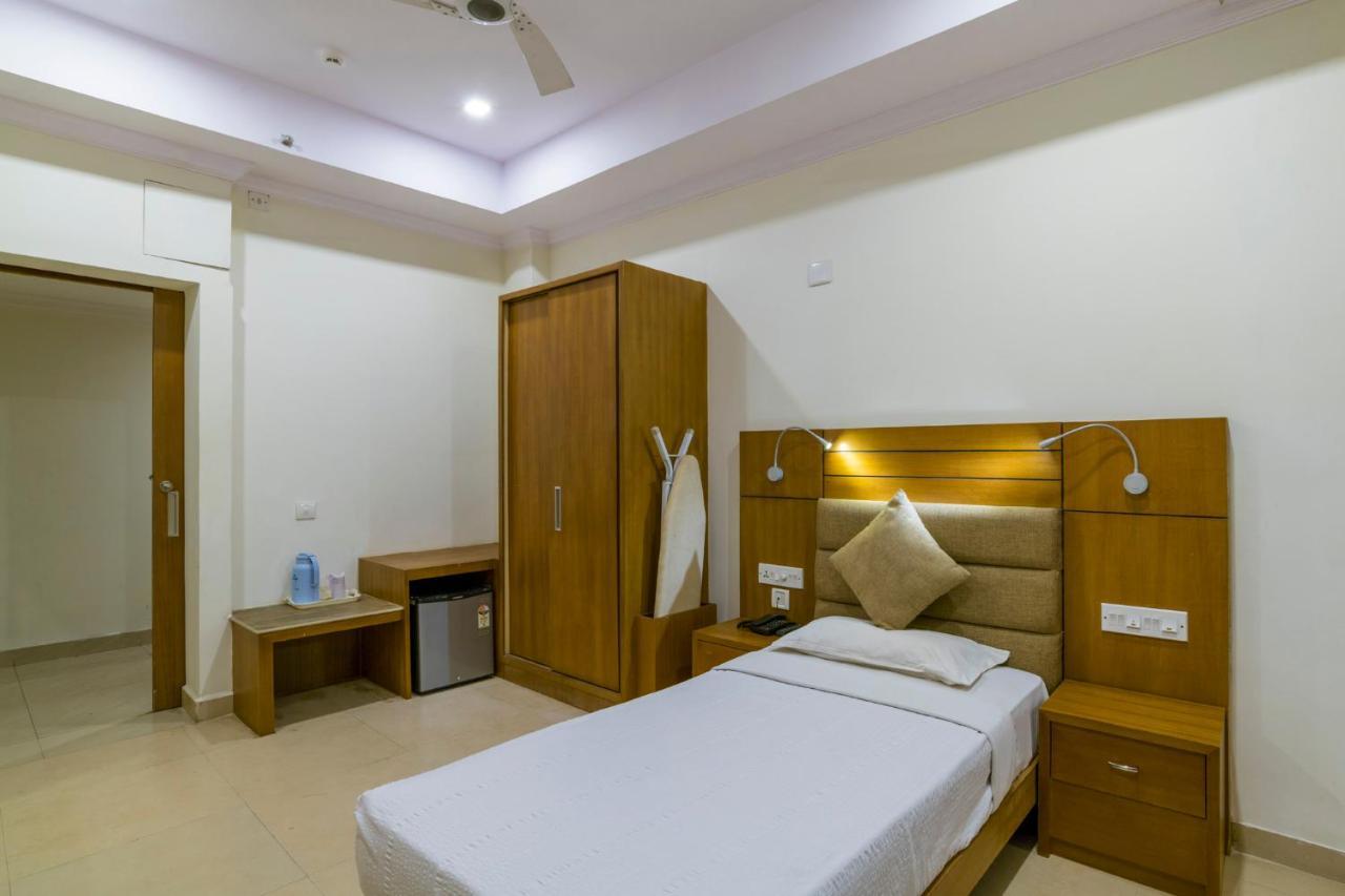 Sree Gokulam Residency Hotel Thrissur Bagian luar foto