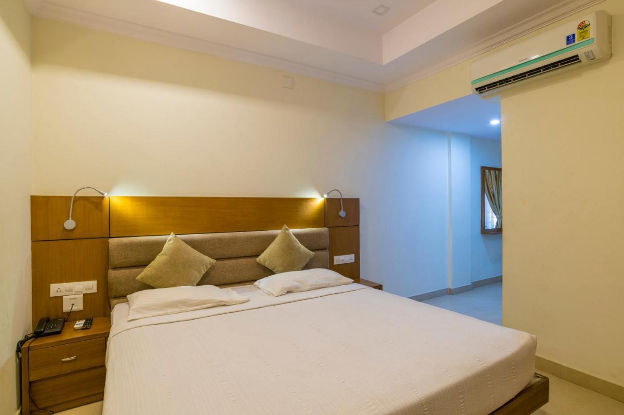 Sree Gokulam Residency Hotel Thrissur Bagian luar foto
